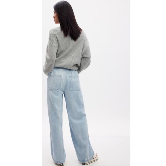 Gap High Rise Wide-Leg Pull-On Jeans (Light Wash) - Picture 3 of 5
